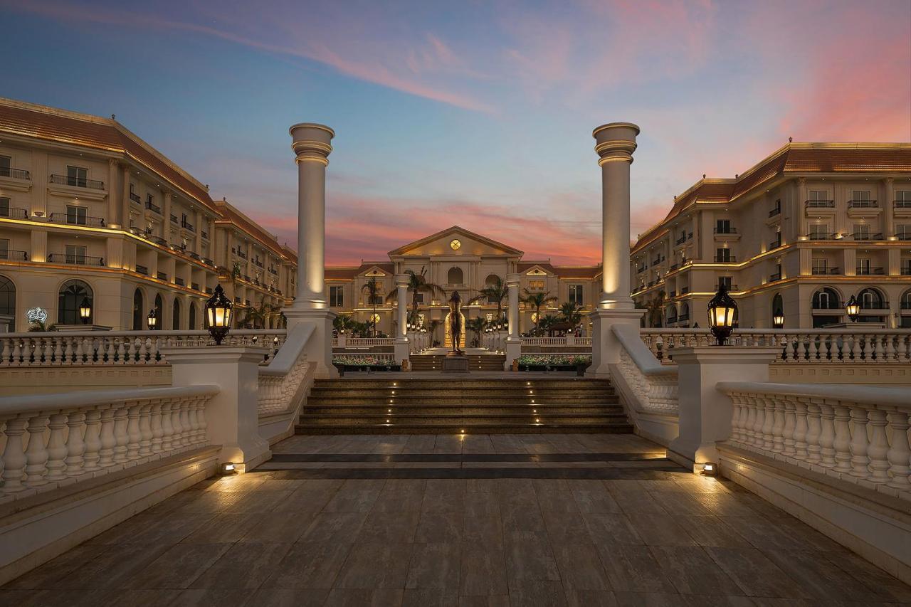 Hotel The St Regis New Capital Il Cairo Esterno foto The Manila Hotel