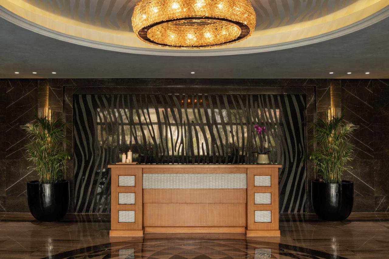 Hotel The St Regis New Capital Il Cairo Esterno foto The lobby of the hotel