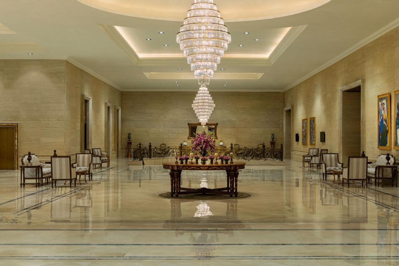 Hotel The St Regis New Capital Il Cairo Esterno foto The lobby of the hotel