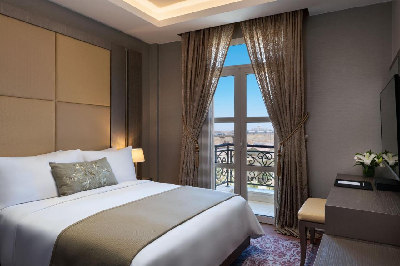 Hotel The St Regis New Capital Il Cairo Esterno foto Deluxe Room