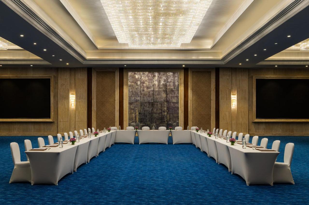 Hotel The St Regis New Capital Il Cairo Esterno foto Meeting room