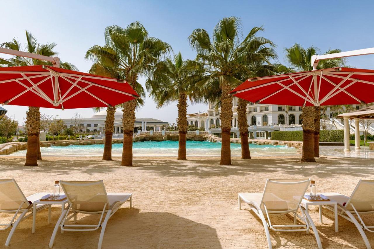 Hotel The St Regis New Capital Il Cairo Esterno foto The beach at the resort