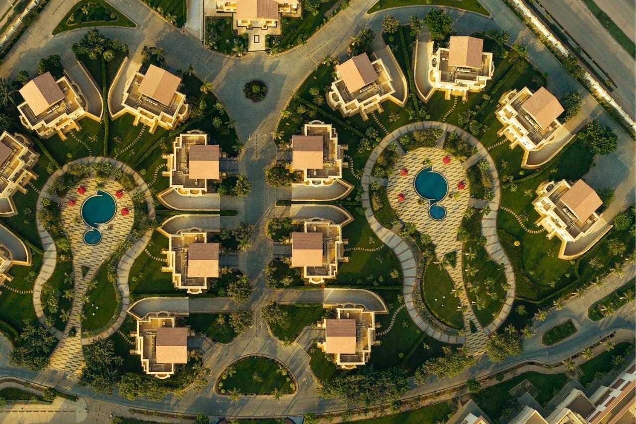 Hotel The St Regis New Capital Il Cairo Esterno foto Aerial view of a residential neighborhood in the city of El Alamein