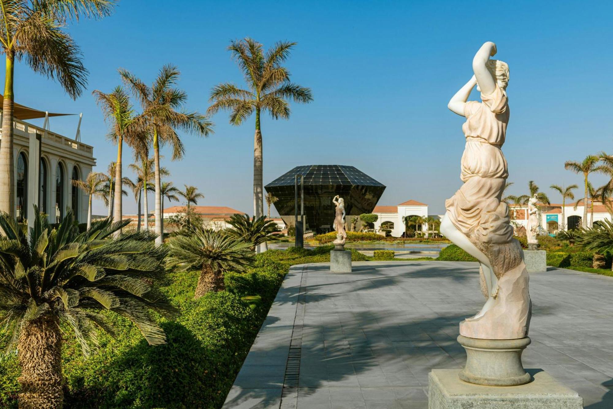 Hotel The St Regis New Capital Il Cairo Esterno foto The Alexandria Museum of Modern Art